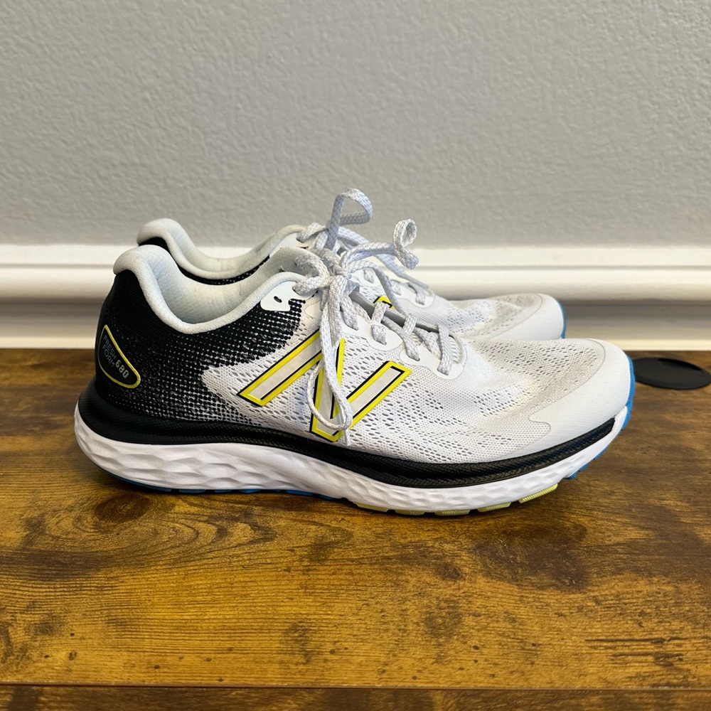New Balance Fresh foam 680 V7 men’s size 8
